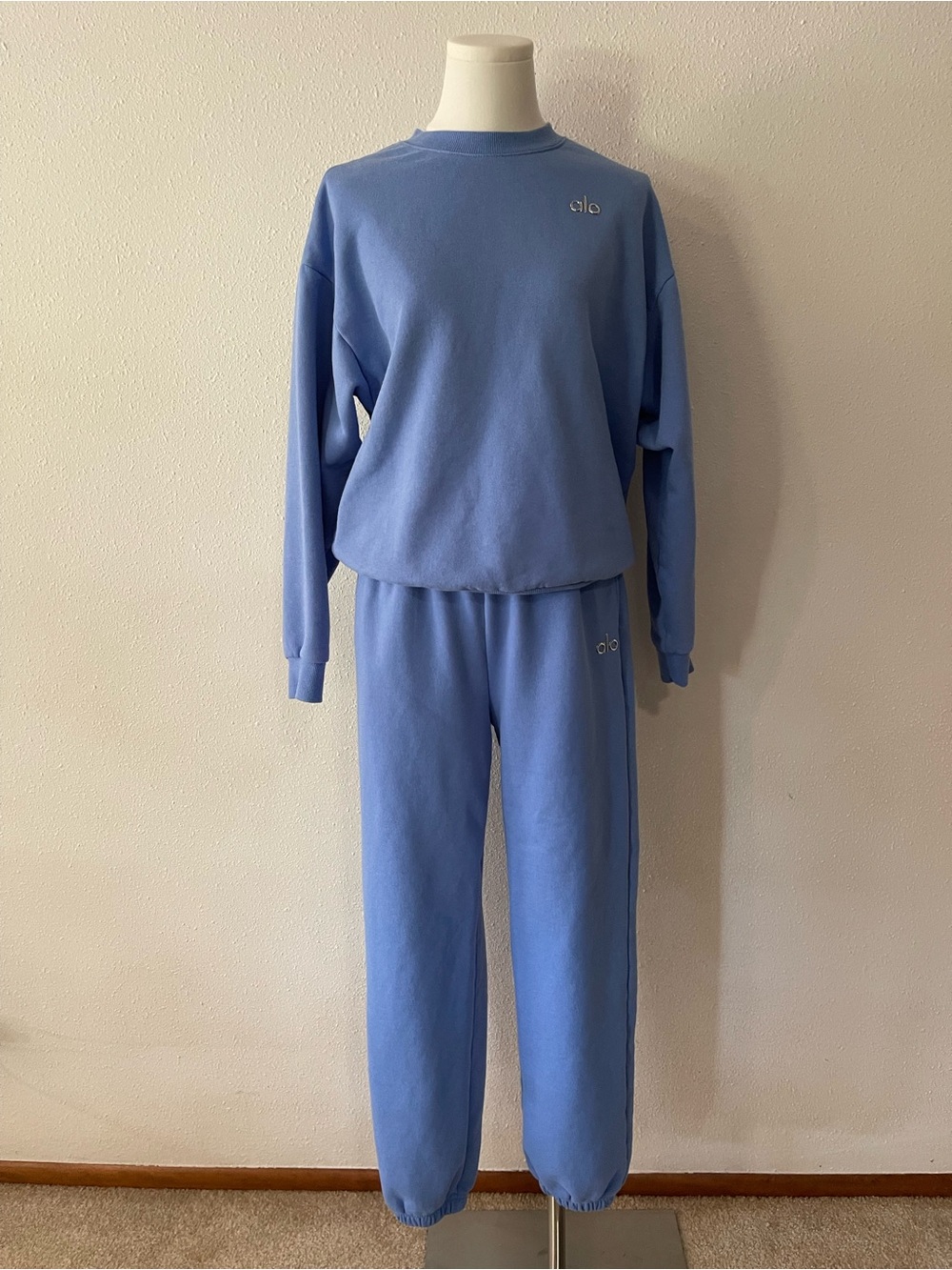 ALO Blue Pullover & Jogger Set - Picture 1 of 10
